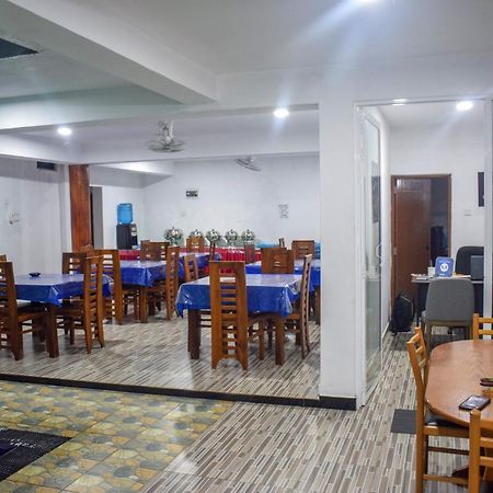 פולונרואה Lion Resort מראה חיצוני תמונה
