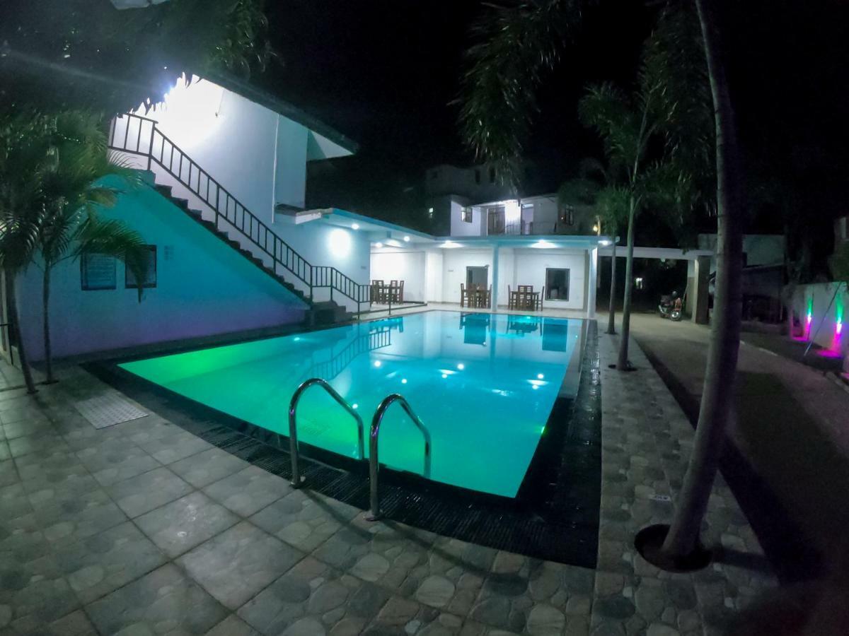 פולונרואה Lion Resort מראה חיצוני תמונה