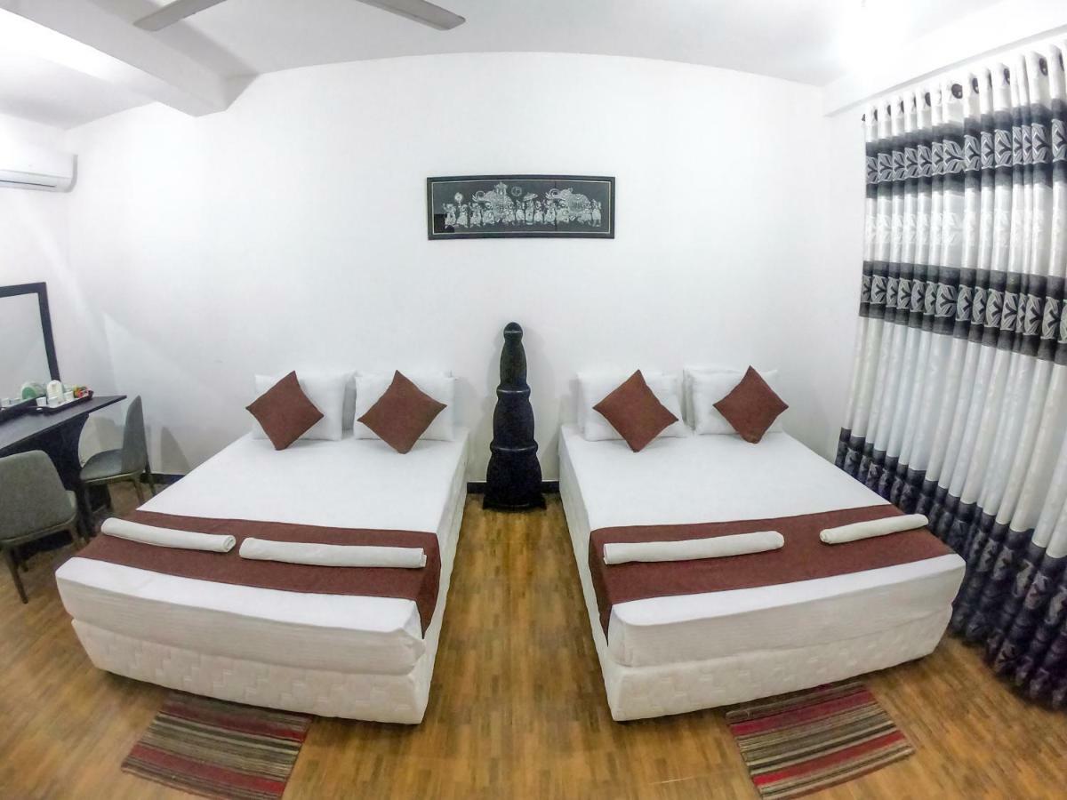 פולונרואה Lion Resort מראה חיצוני תמונה