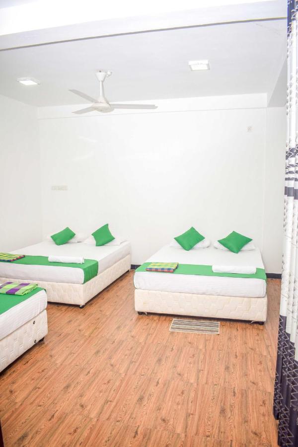 פולונרואה Lion Resort מראה חיצוני תמונה