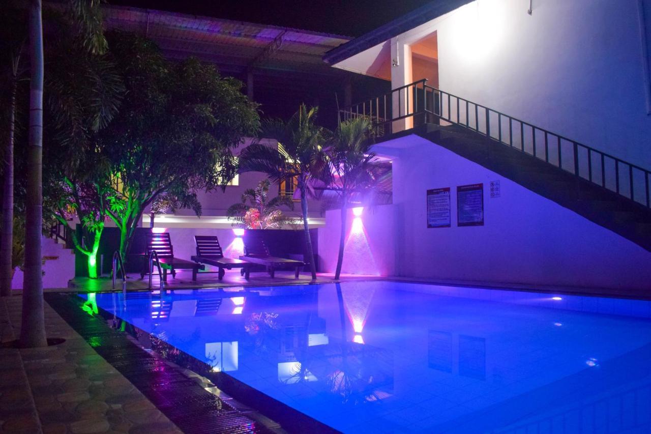 פולונרואה Lion Resort מראה חיצוני תמונה