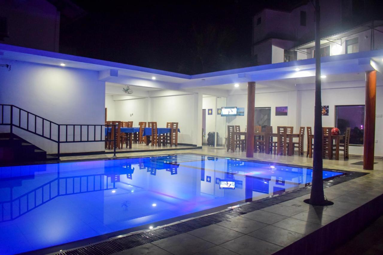 פולונרואה Lion Resort מראה חיצוני תמונה